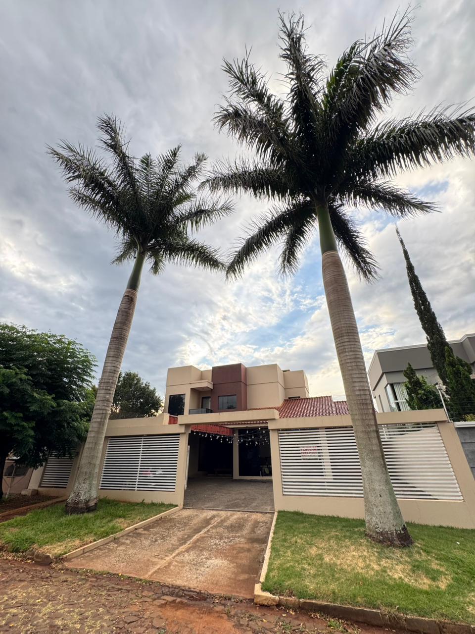 Casa de 2 pisos en Sinuelo - Casa en Venta en Paraguay - 4 dormitorios, 3 baños